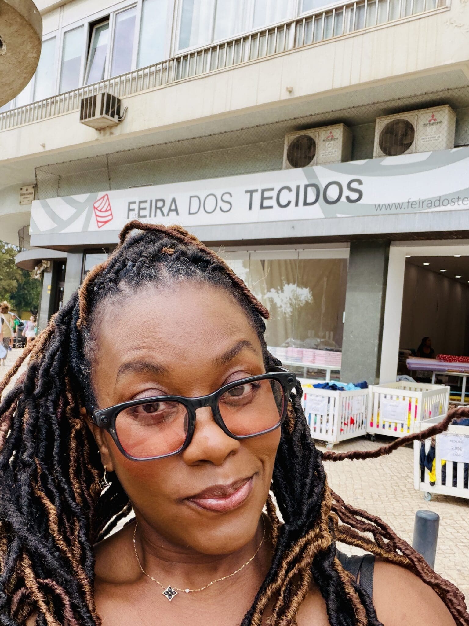 Fabric shopping in Lisbon at the smaller Feira dos Tecidos Baixa branch