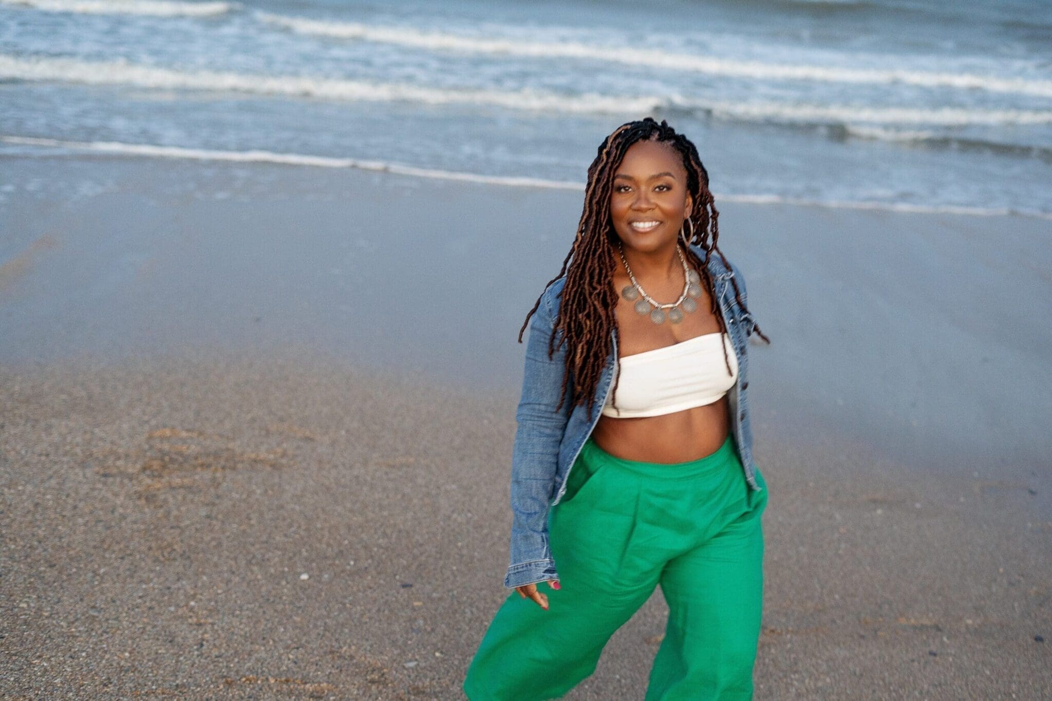 Style Strategist Dr. Shontae Buffington styling lightweight luxury linen